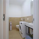 White House & Views Apartamento Como