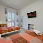 White House & Views Apartamento Como