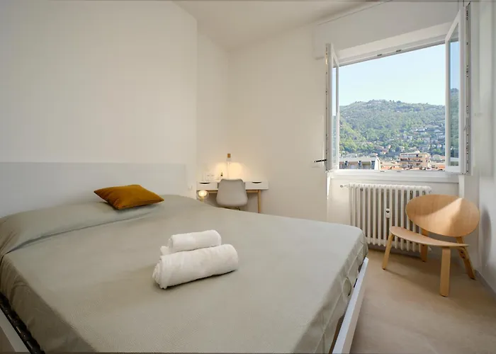 White House & Views Apartamento Como