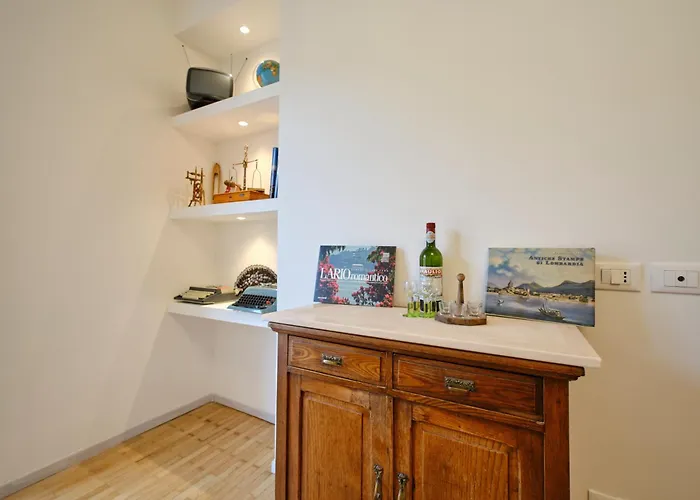 White House & Views Apartamento Como