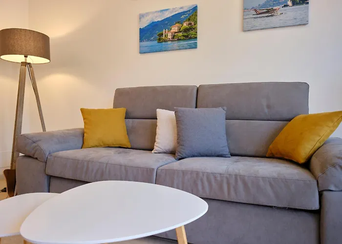 White House & Views *