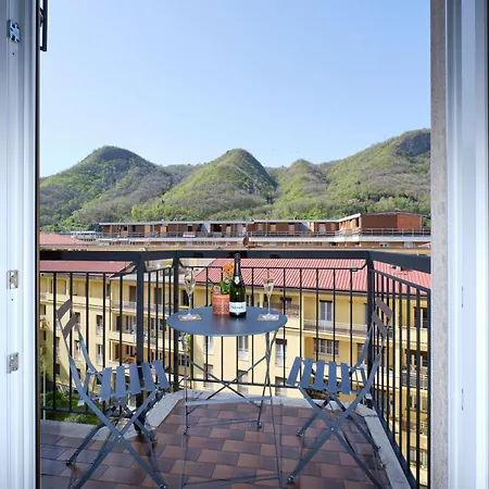 White House & Views Apartament Como